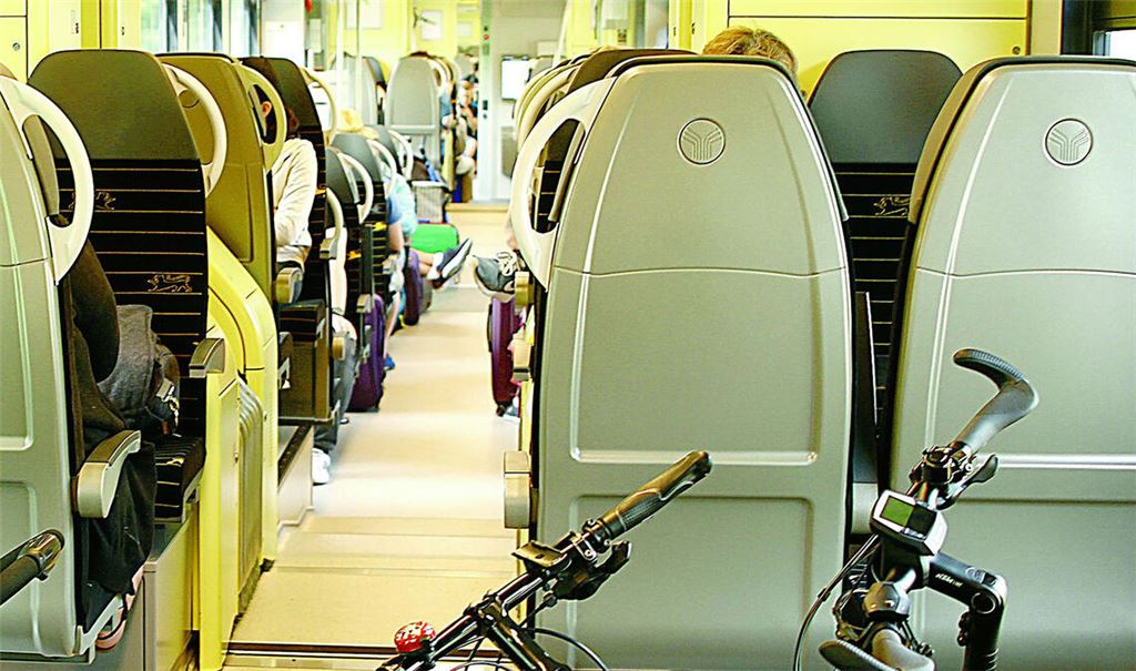 Wer ist am Zug in Sachen Pünktlichkeit? Abgeordneter Schweickert fordert gemeinsame Anstrengungen von Land, DB Netz und den beiden Betreibern des MEX und des IRE. Foto: Archiv