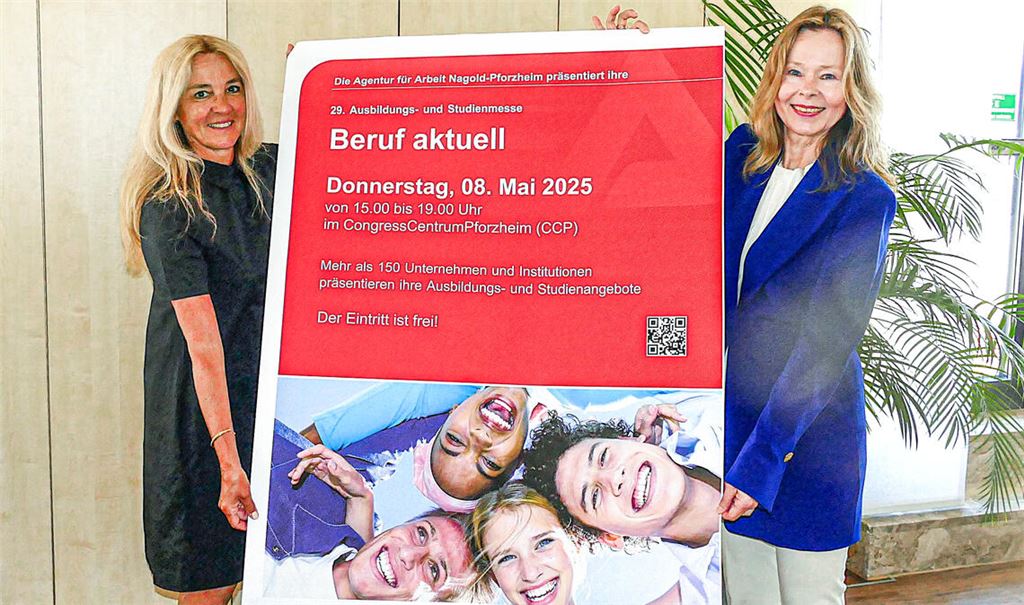 Werben für den Besuch der Ausbildungs- und Studienmesse „Beruf aktuell“ am 8. Mai im CCP: Geschäftsführerin der Agentur für Arbeit Pforzeim-Nagold, Martina Lehmann (re.) und Iris Dreyer vom Arbeitgeberservice der Agentur. Foto: Peche