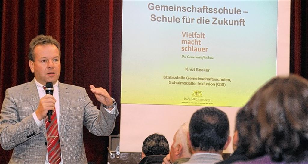 Werbung für eine neue Art des Lernens: Knut Becker aus dem baden-württembergischen Kultusministerium stellt in Mühlacker das pädagogische Konzept der Gemeinschaftsschule vor.