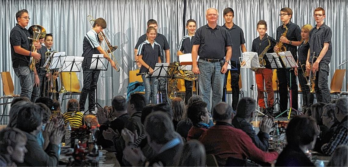 Werbung in eigener Sache: der Nachwuchs des Musikvereins Ölbronn.