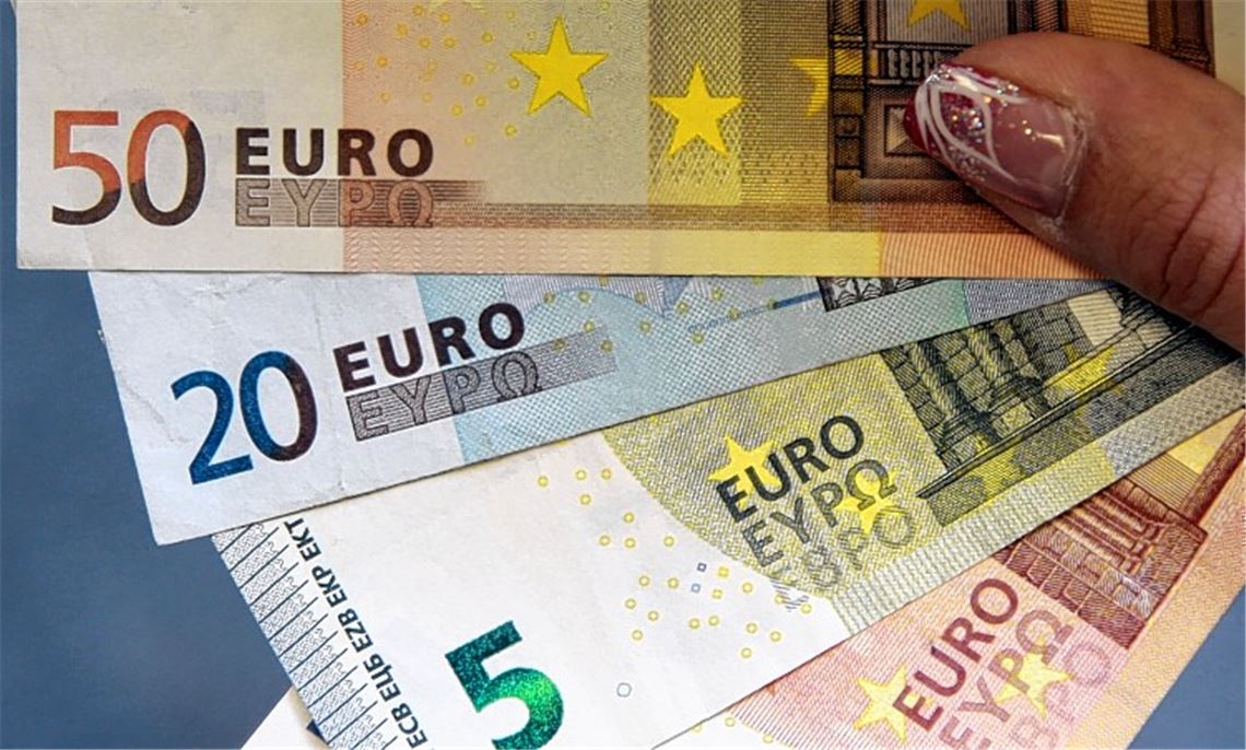 Werden die Griechen der Gemeinschaftswährung oder gar der EU den Rücken kehren? Gunther Krichbaum will das unbedingt vermeiden, sieht jedoch die Regierung in Athen am Zug.