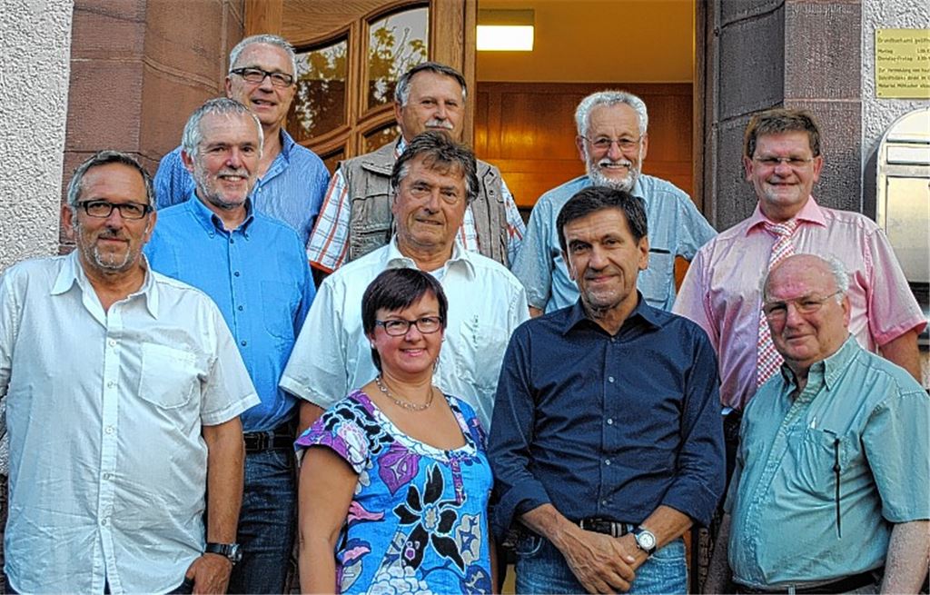 Werden so nicht mehr gemeinsam am Ratstisch von Bürgermeister Karlheinz Oehler (re. mittlere Reihe) Platz nehmen: Willi Bolz, Ulrike Romacker, Rainer Zundel, Wilfried Kolacek (vordere Reihe, v. li.), Norbert Schmitz, Karl Retter (mittlere Reihe, v. li.), Joachim Genssle, Peter Gallo und Fritz Blessing (hintere Reihe v. li.).