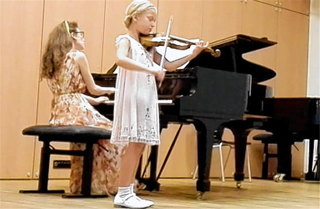 Junge Geigerin holt zweiten Preis
