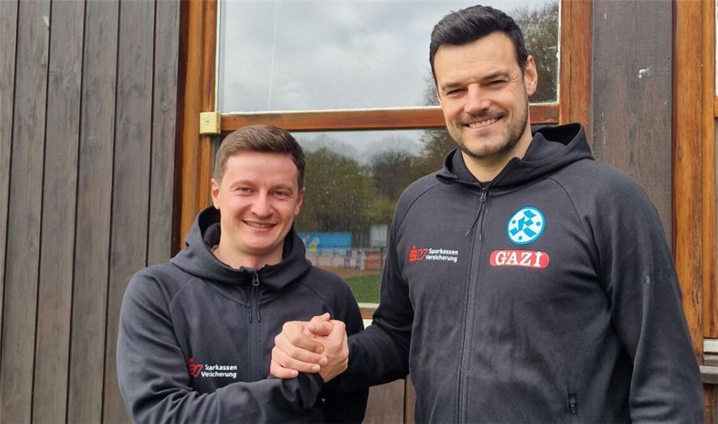 Wichtige Aufgaben im Nachwuchsleistungszentrum der Stuttgarter Kickers: Thomas Christ, Julian Leist (re.).