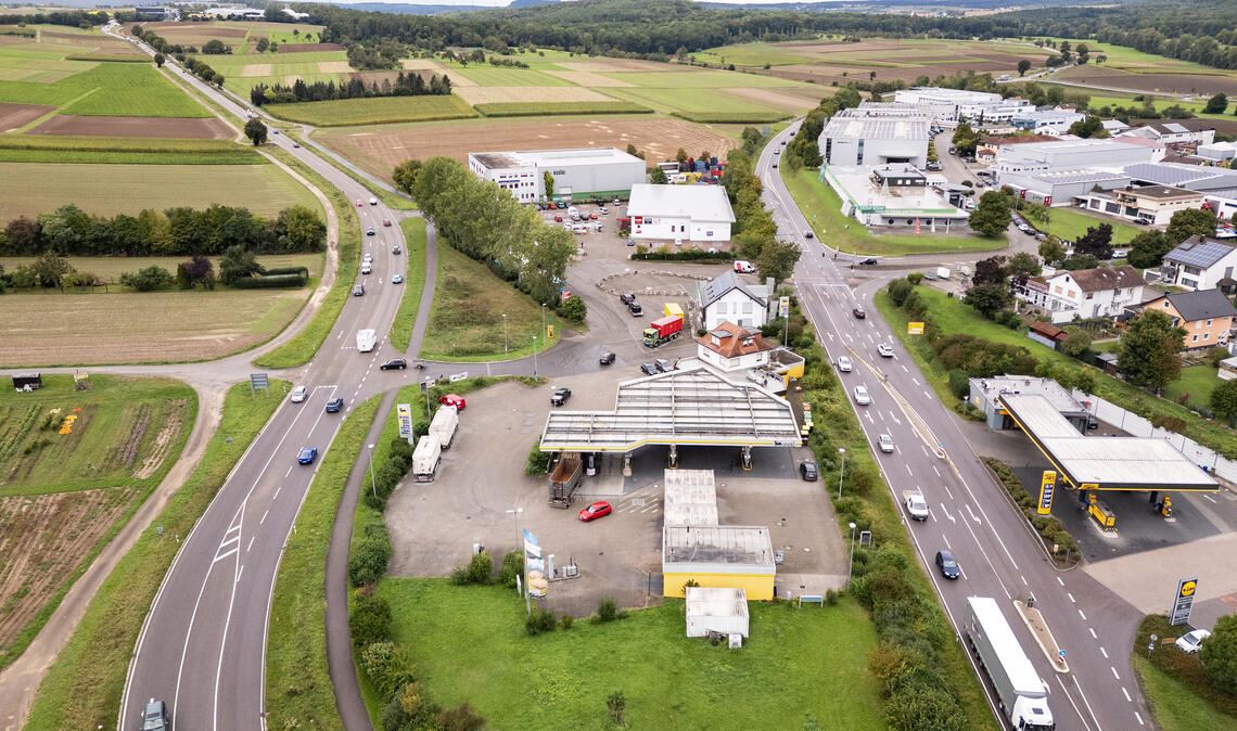 Sperrung der B10 endet Mittwochabend Wichtige Verbindung: Laut Regierungspräsidium ist die B10 zwischen Illingen und Mühlacker (hier links im Bild) ab Mittwochabend wieder für den Verkehr frei. Symbolfoto: Archiv