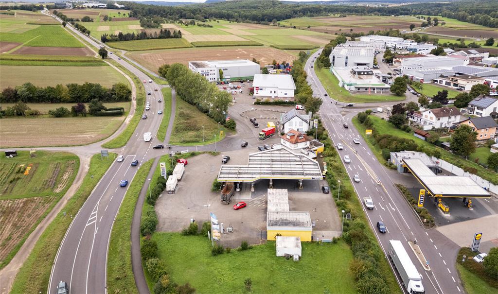 Wichtige Verbindung: Laut Regierungspräsidium ist die B10 zwischen Illingen und Mühlacker (hier links im Bild) ab Mittwochabend wieder für den Verkehr frei. Symbolfoto: Archiv