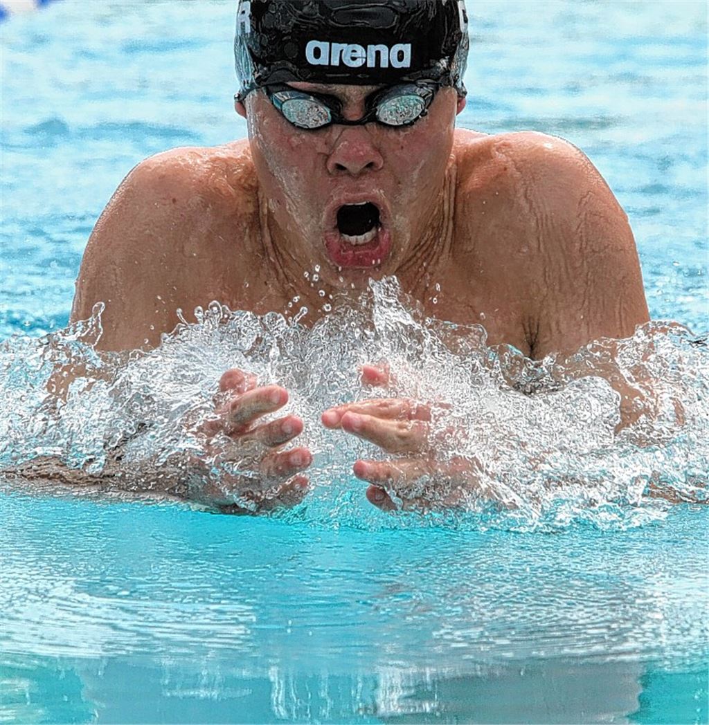 700 Schwimmer kämpfen um Medaillen