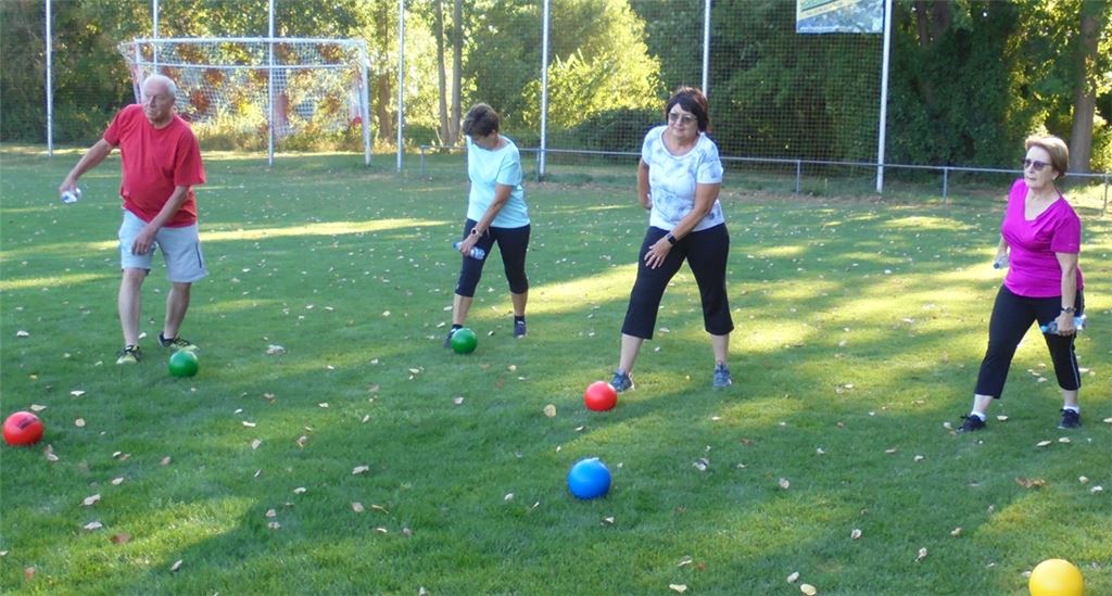 Wie 2020 gibt es auch dieses Jahr das Angebot der Seniorengymnastik auf dem Gelände der Sportfreunde Mühlacker privat