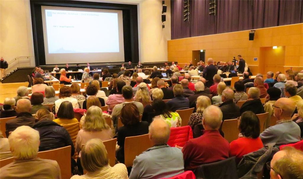 Wie geht es weiter mit dem Ärztehaus? Das Interesse der Öffentlichkeit ist groß. Foto: Arning