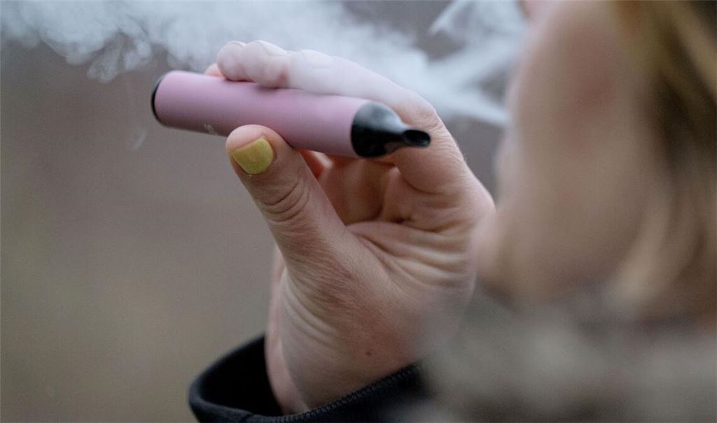 Wie groß ist das Gesundheitsrrisiko von E-Zigaretten? (Archivbild)