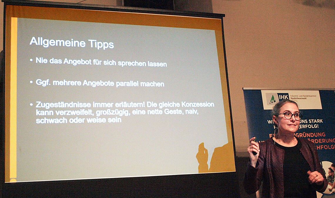 Wie können Frauen erfolgreich verhandeln? Dr. Antje M. Gerhold weiß Rat. Foto: Filitz