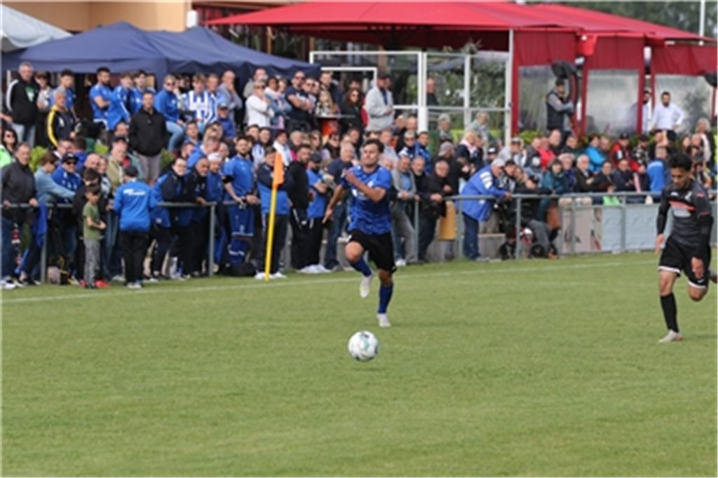 Wie kürzlich im Spiel gegen Wimsheim erhoffen sich die Enzberger auch viel Fan-Unterstützung im Relegationsspiel. Archivfoto: Wewoda