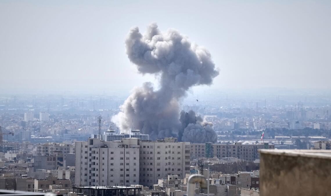 Wie lange die Angriffe auf den Iran und die iranischen Gegenangriffe auf Ziele in Israel und mehreren arabischen Staaten andauern werden, ist noch nicht absehbar.