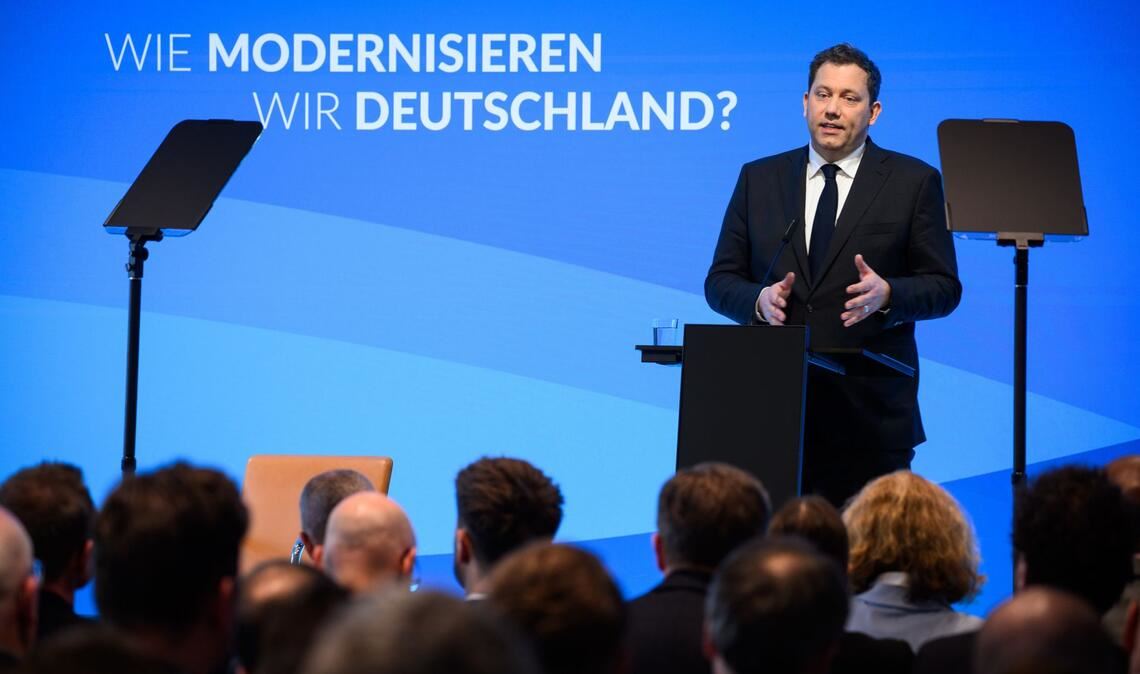 Wie modernisierten wir Deutschland? Klingbeil gibt seine Antwort.