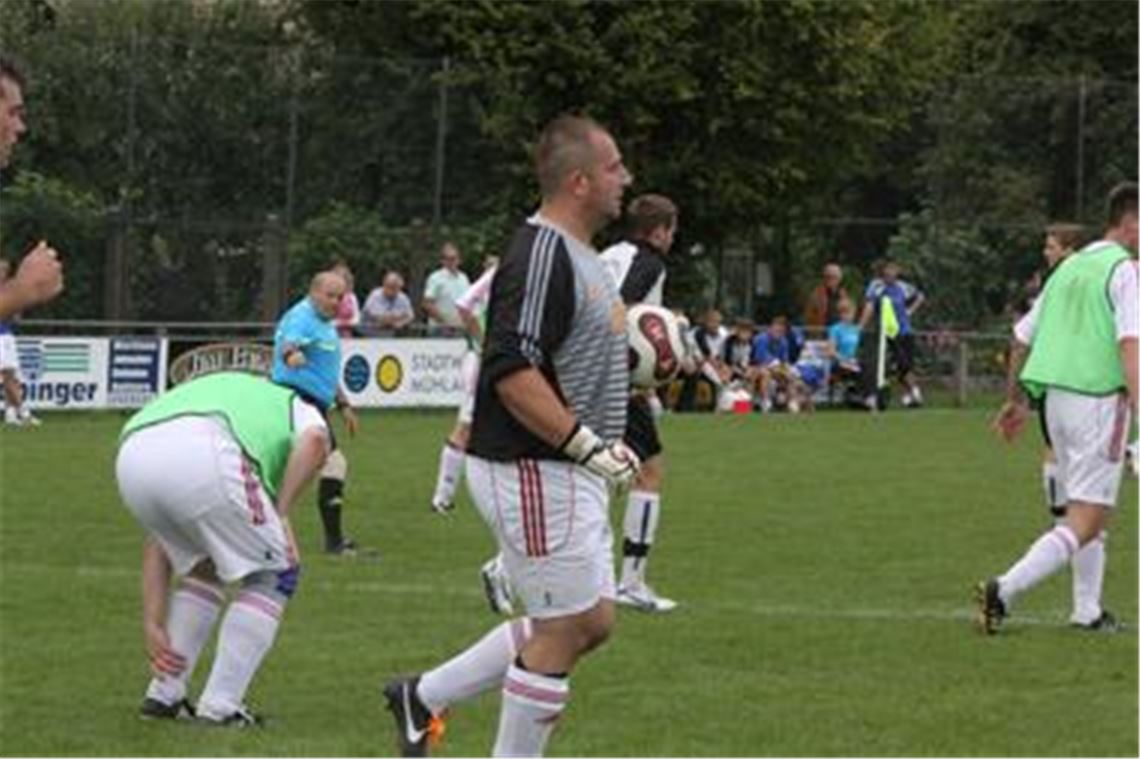 Wie schon beim Stadtturnier hütet vermutlich Dominik Deutschbein anstelle des verletzten Heiko Schäfer wieder das Tor des TSV Großglattbach Foto: Eigner