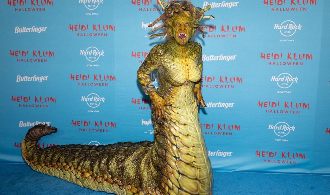 Wie sich Heidi Klum in diesem Outfit überhaupt bewegen kann, bleibt ihr Geheimnis.