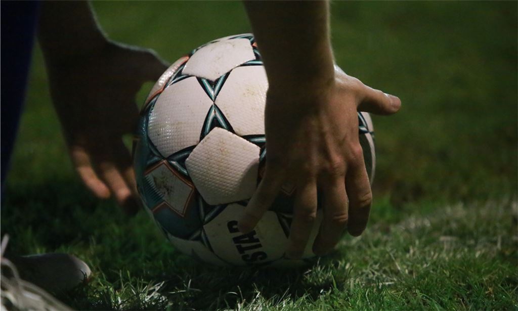 Wie so oft in diesen Wochen wird – weil viele Partien in dieser Saison ausgefallen sind – auch an diesem Mittwoch- und Donnerstagabend gespielt.Archivfoto: Fotomoment