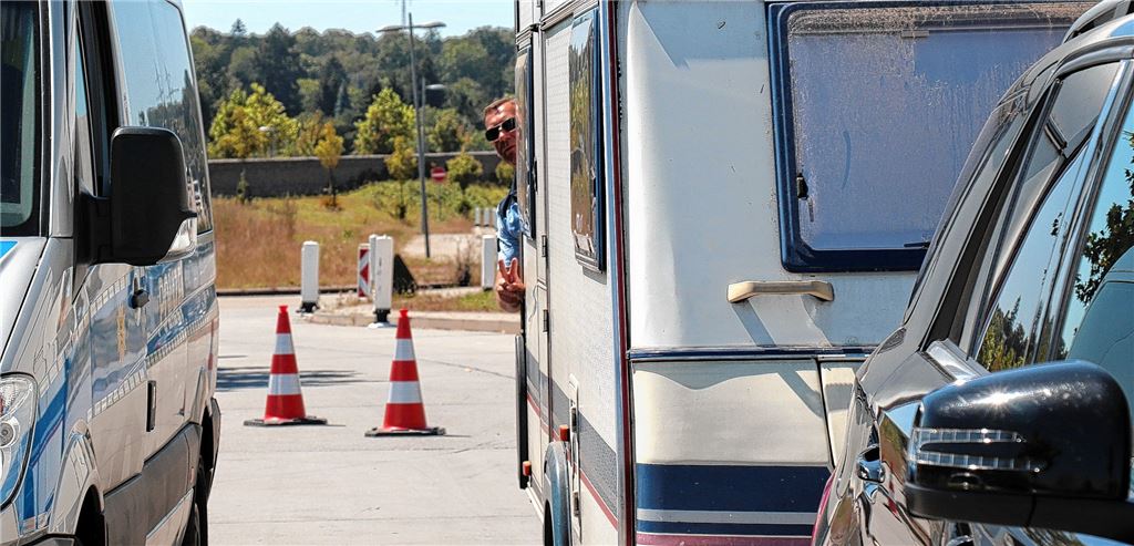 Ohne Zusatzspiegel endet die Fahrt am Waisenrain