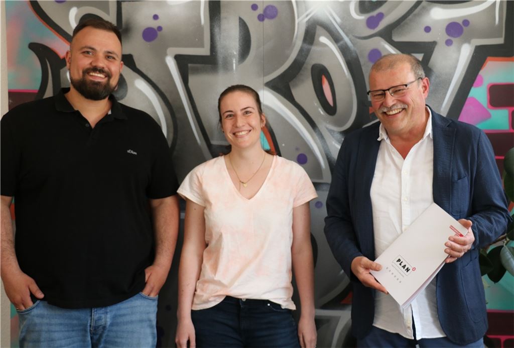 „Wie vor den Kopf gestoßen“: Anton Fröhlich (li.), Teamleiterin Natalie Bastian und Plan-B-Geschäftsführer Harald Stickel.Foto: Wewoda