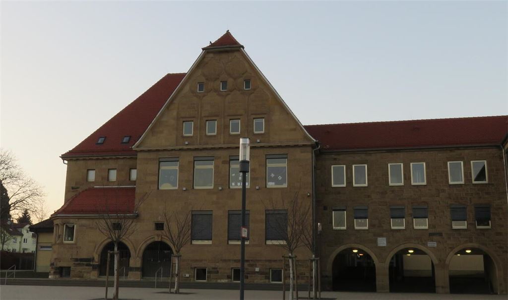 Wie wird die Dr. Johannes-Faust-Schule künftig beheizt? Foto: Becker