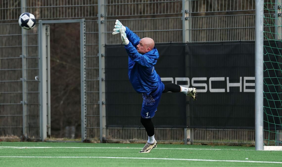 Wieder da: Stammkeeper Felix Dornebusch nach auskuriertem Kreuzbandriss.