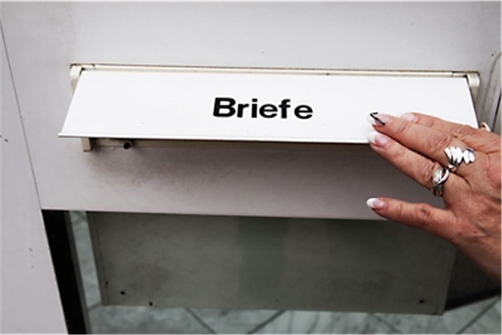 Wieder nichts drin im Briefkasten? Nicht nur, aber auch in Maulbronn beklagen Haushalte, dass tage- oder sogar wochenlang keine Post zugestellt werde. Der „Gelbe Riese“ räumt Probleme ein – doch dies liege auch und vor allem an den Infektionszahlen. Foto: Archiv