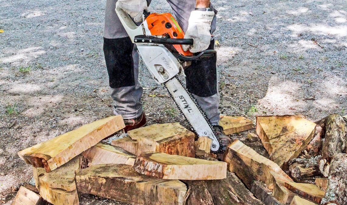 Wiernsheimer Rathauschef kämpft fürs Heizen mit Holz Wiernsheims Bürgermeister Matthias Enz setzt sich dafür ein, dass Holz weiterhin verfeuert werden darf. Foto: Archiv