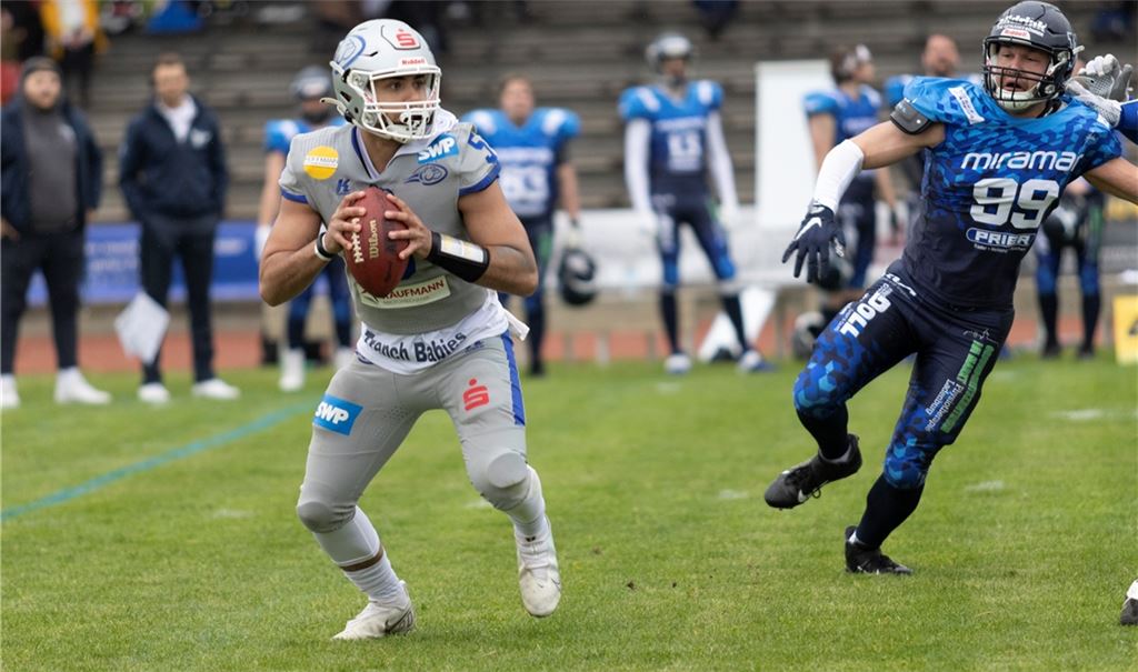 Wilddogs-Quarterback José Tabora liefert eine starke Leistung ab. Foto: Julian Hanser