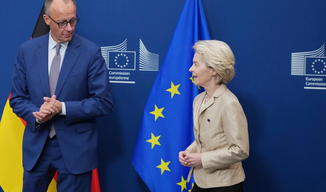 Will Kommissionspräsidentin Ursula von der Leyen konkrete Arbeitsaufträge erteilen: Bundeskanzler Friedrich Merz. (Archivbild)
