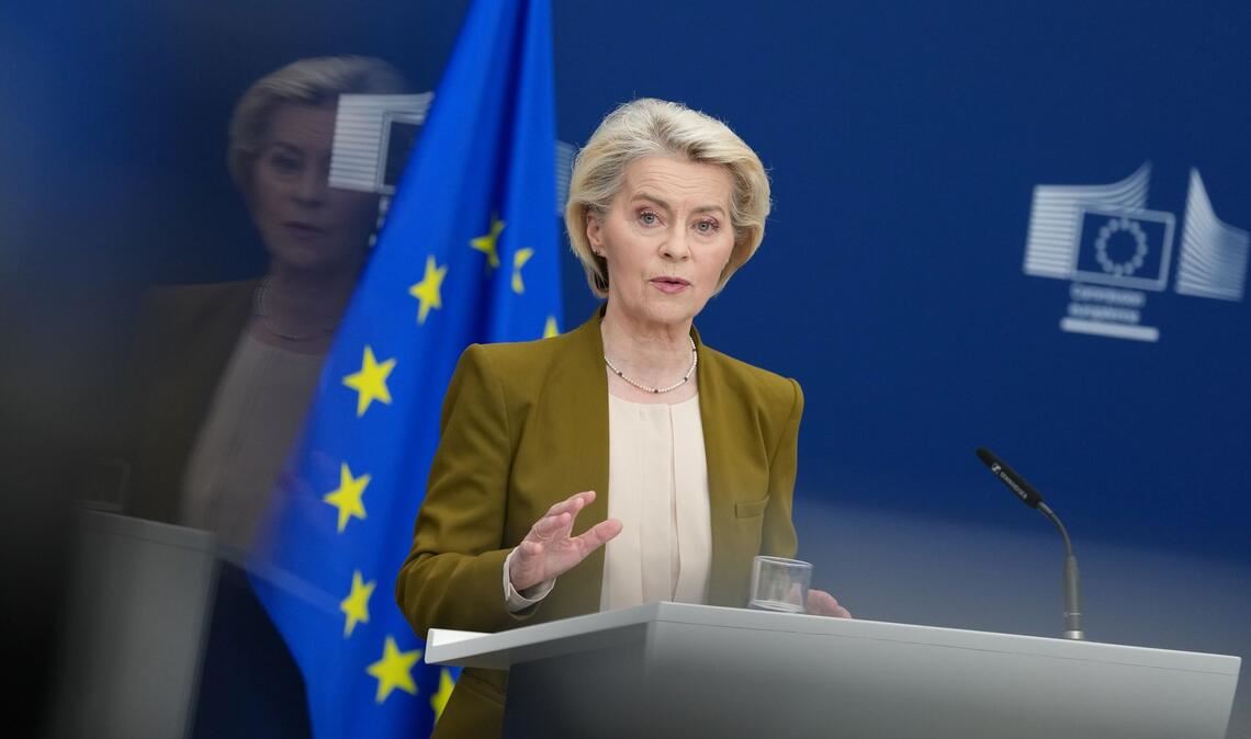 Will Russland mit neuen Sanktionen die Kriegsführung gegen die Ukraine erschweren: EU-Kommissionspräsidentin Ursula von der Leyen. (Archivbild)