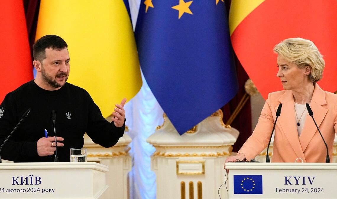 Will einen schnellen EU-Beitritt: Der ukrainische Präsident Wolodymyr Selenskyj, hier bei einer Pressekonferenz mit EU-Kommissionspräsidentin Ursula von der Leyen. (Archivbild)