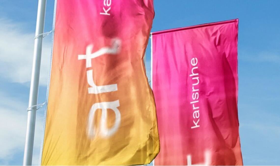 Willkommen zum Kunstgenuss – bis zum 8. Februar lockt die Art Karlsruhe in die Karlsruher Messehallen.