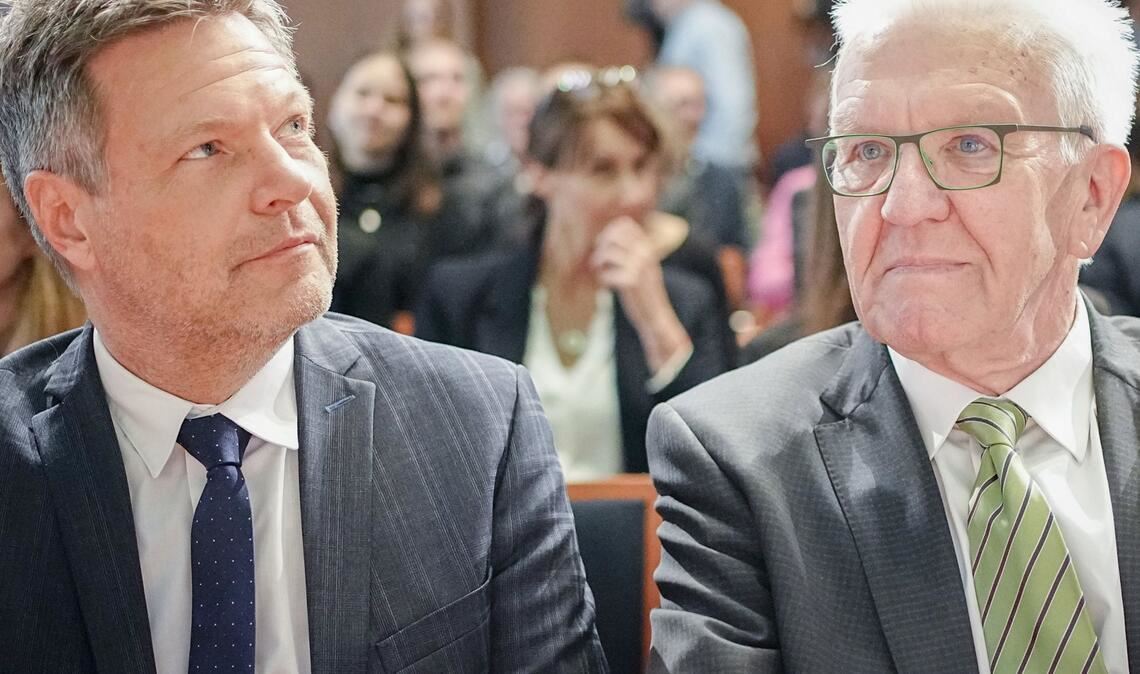 Winfried Kretschmann kritisiert Robert Habeck (links).
