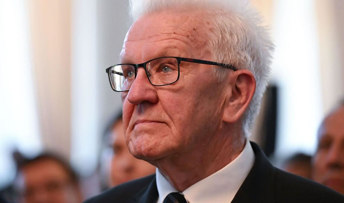 Winfried Kretschmann mit wehmütigem Blick beim Abschied im Neuen Schloss.