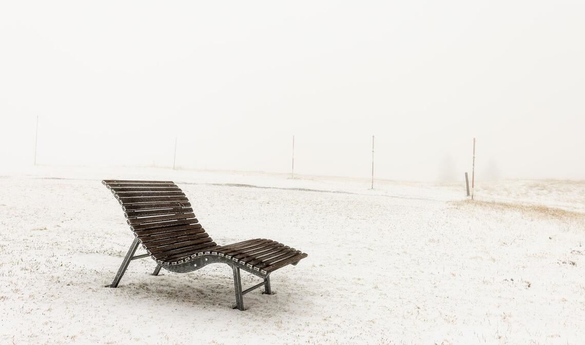 Wintereinbruch auf dem Feldberg: Schnee, Nebel und Wind in Baden-Württemberg