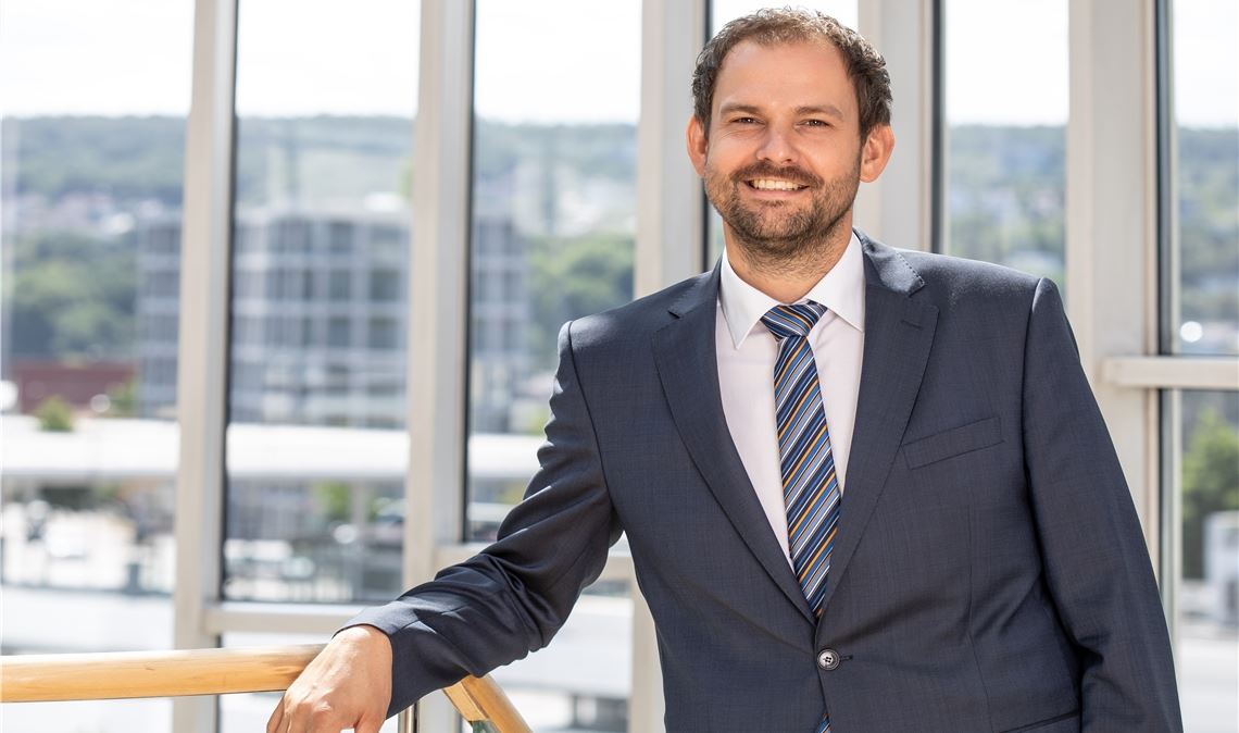 „Wir befinden uns, was die Entwicklung der Corona-Infektionen angeht, an einemäußerst kritischen Zeitpunkt“, sagt Landrat Bastian Rosenau. 
