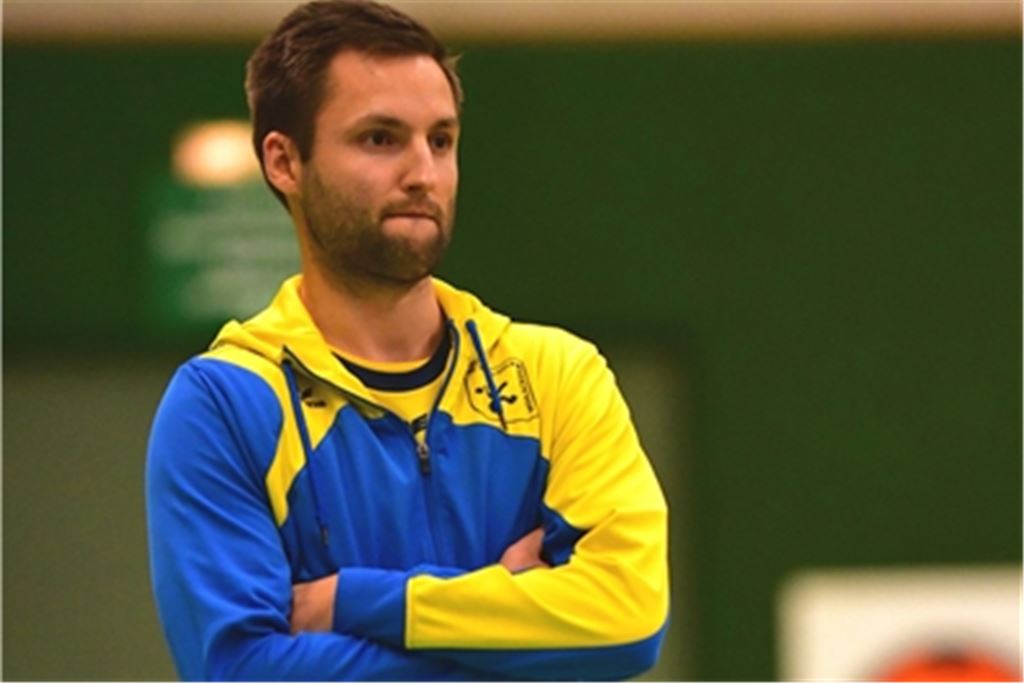 „Wir haben zu viele Chancen liegenlassen. Vor allem über die linke Seite waren wir extrem angreifbar“, resümiert Blau-Gelb-Trainer Kim Kallfass nach der Niederlage gegen Rintheim II. Foto: Archiv