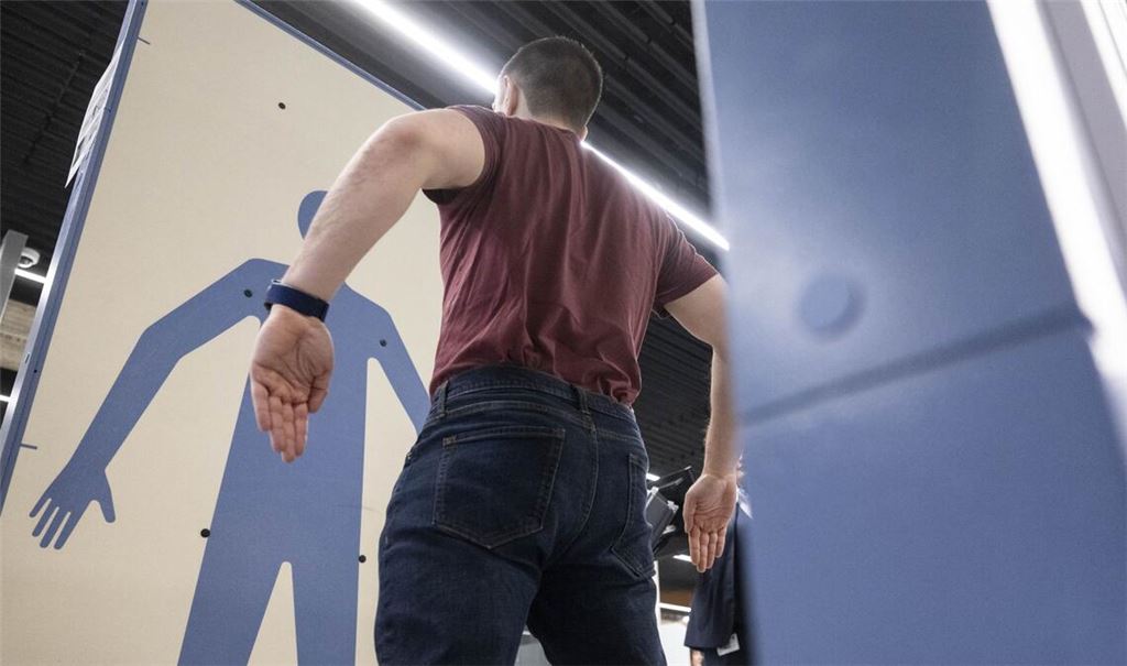 Wird es im Jahr 2040 keine sichtbaren Sicherheitskontrollen an Flughäfen geben?