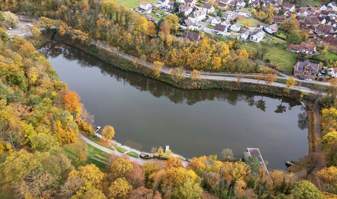 „Tiefer See“ ist demnächst kein See mehr Wird in den nächsten beiden Jahren ein großes Thema in Maulbronn: die Sanierung des Badegewässers „Tiefer See“. Am 8. November soll es abgefischt werden. Foto: Fotomoment