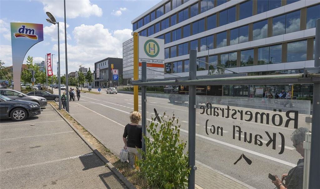 Wo beginnt und wo endet die Bushaltestelle? Diese Frage müssen sich Raucher zukünftig stellen.