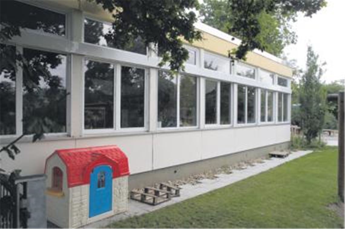 Wo sonst Kinder spielen, herrscht momentan Stille. Der Kindergarten St. Johannes macht drei Wochen Ferien. Zukünftige Schulkinder kehren nach der Pause nicht zurück. 
Foto: Franz