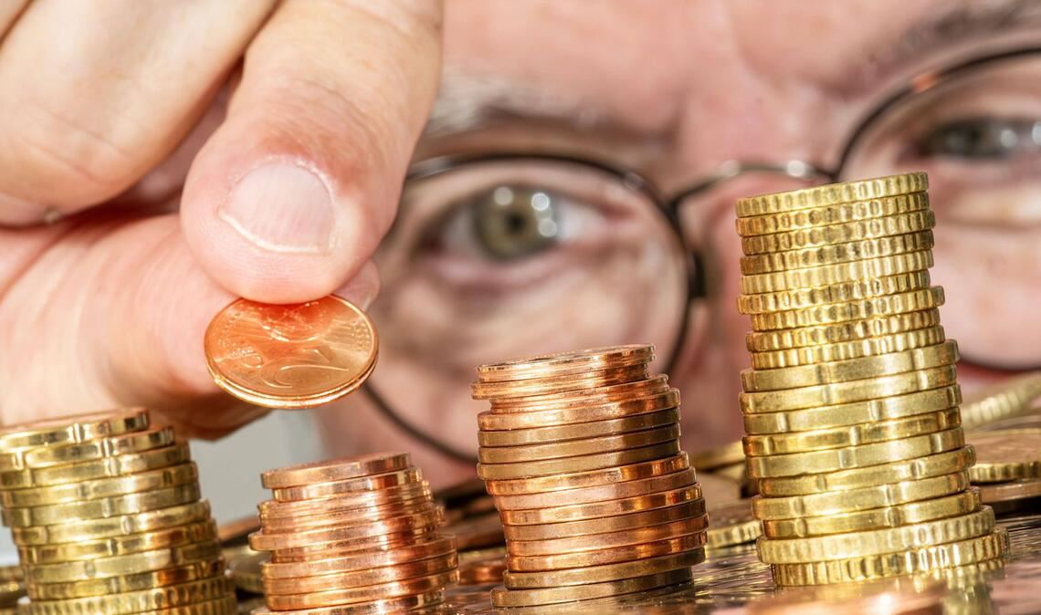 Wo viel Geld ist, kommt in aller Regel immer noch mehr hinzu – Sparer ohne Vermögen begnügen sich mit Minierträgen.