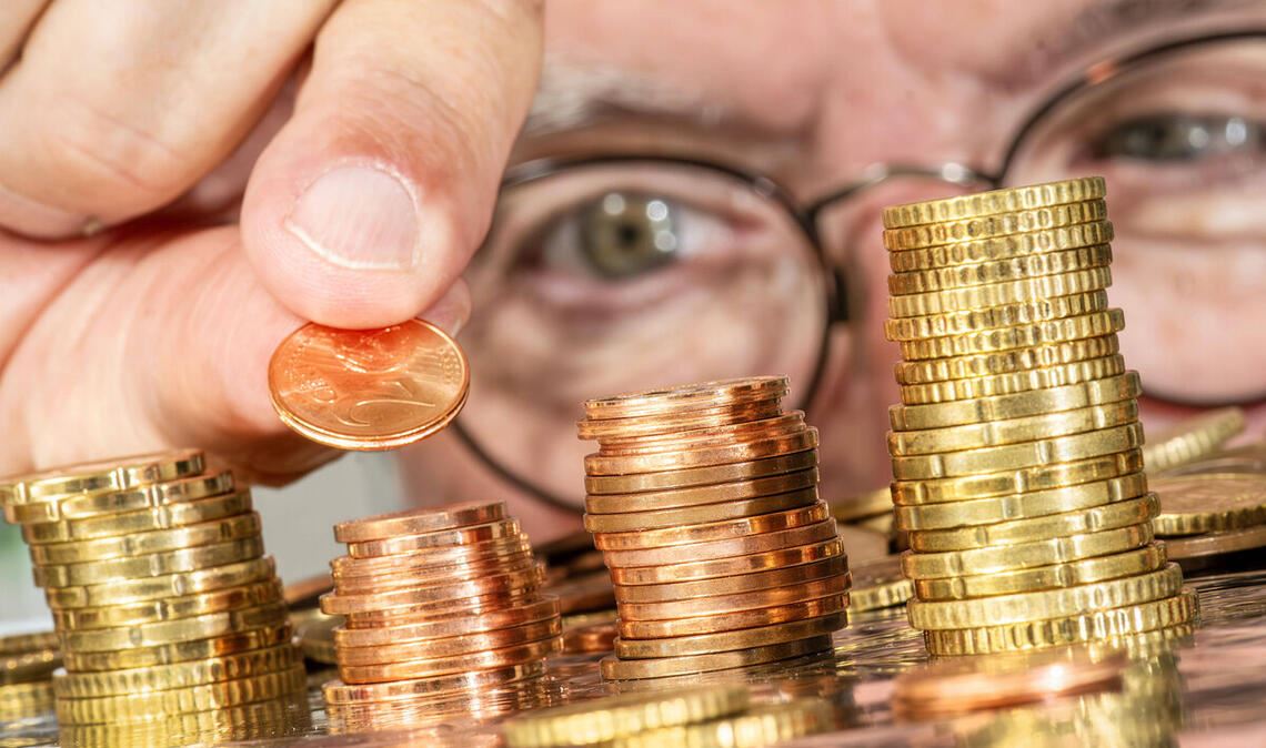 Wo viel Geld ist, kommt in aller Regel immer noch mehr hinzu – Sparer ohne Vermögen begnügen sich mit Minierträgen.