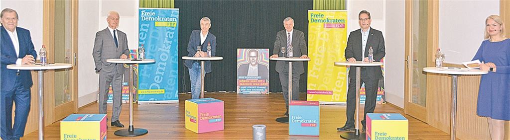 Wohin steuert die Automobilindustrie im Land? Norbert Haug (v.li.), Matthias Müller, Dr. Fritz Oesterle, Dr. Hans-Ulrich Rülke und Professor Dr. Erik Schweickert diskutieren.Stahlfeld