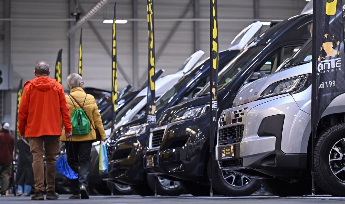 Wohnmobile können höhere sechsstellige Summen kosten und sind nicht für jedermann erschwinglich. (Symbolbild)