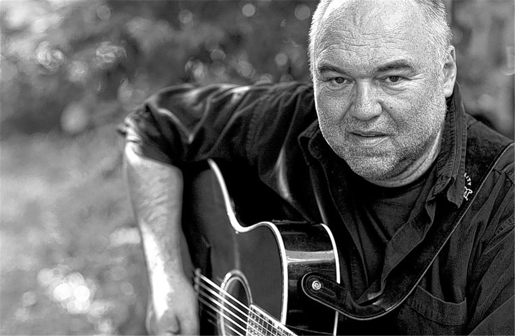 Liedermacher zu Gast in Lomersheim