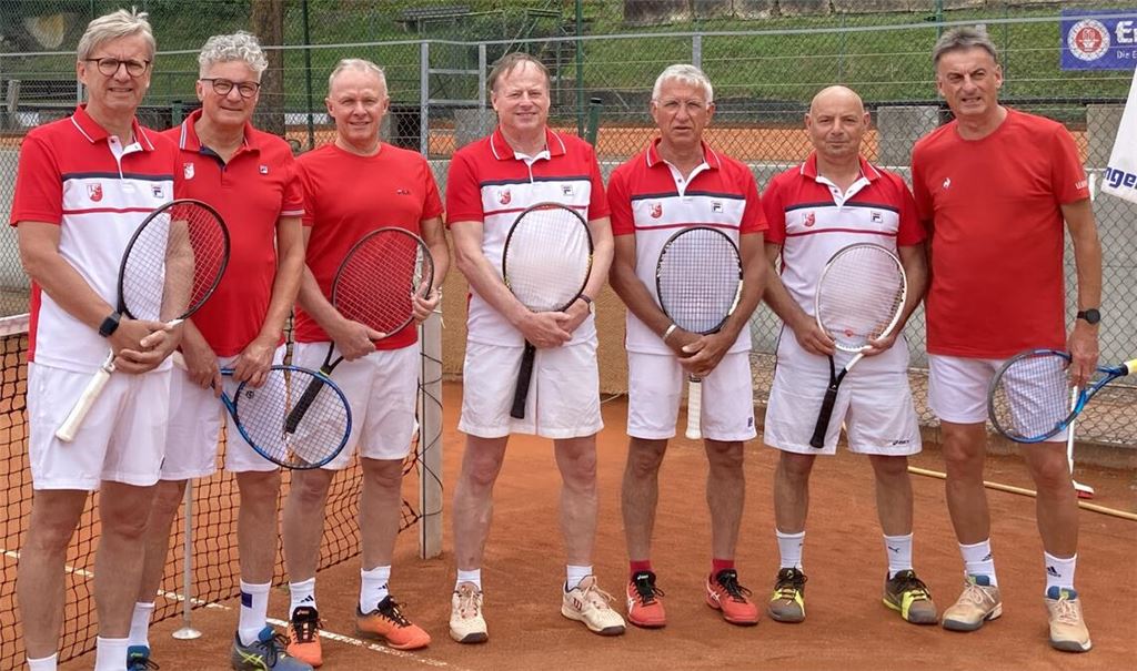 Wolfgang Kramer, Jörg Sträter, Gert Meier, Harald Stoll, Conrad Mischung, Rudi Postosch und Rolf Stoll (v.li.) bleiben oben. Foto: privat