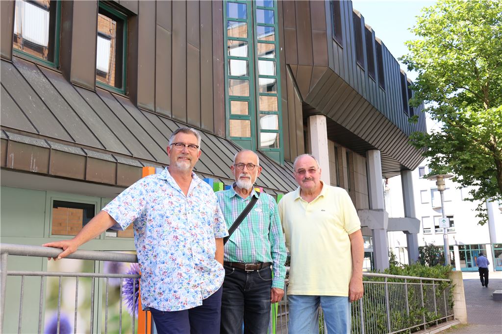 Wortführer des Widerstands: Ulrich Bandle, Jörg Sattler und Rainer Wenz (v. li.) wollen statt eines neuen Einkaufszentrums die Kultur am Kelterplatz erhalten – und dafür den Mühlehof umbauen.  Foto: Eier