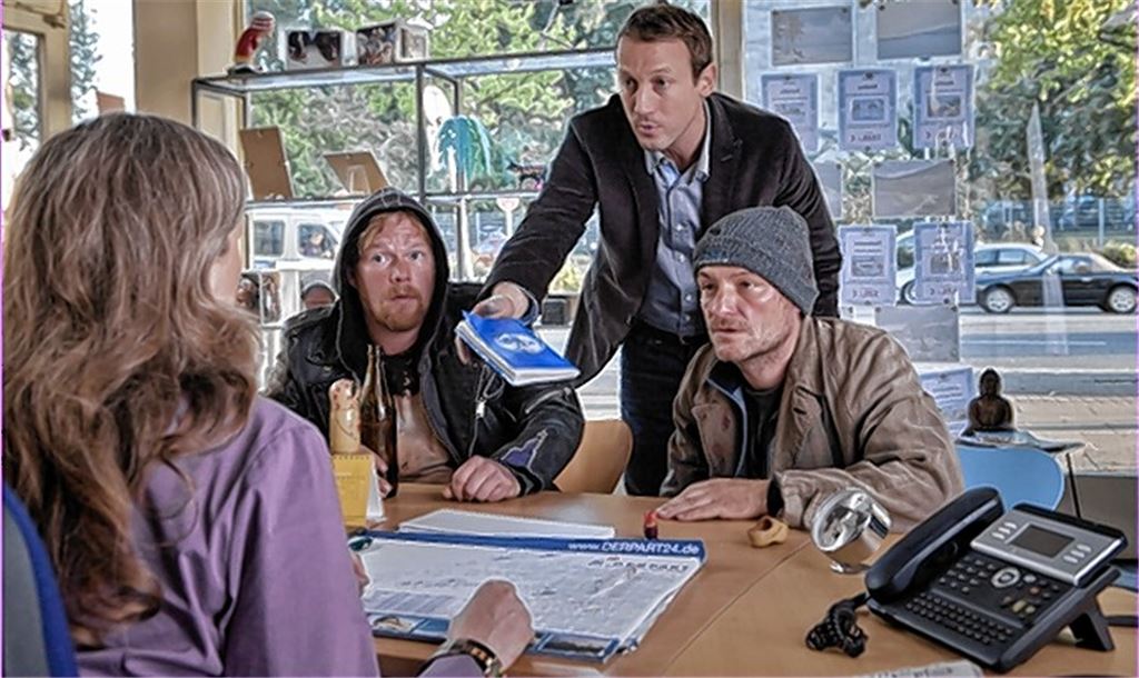 Wotan Wilke Möhring (2.v.re.) ist in einer der Hauptrollen zu sehen.