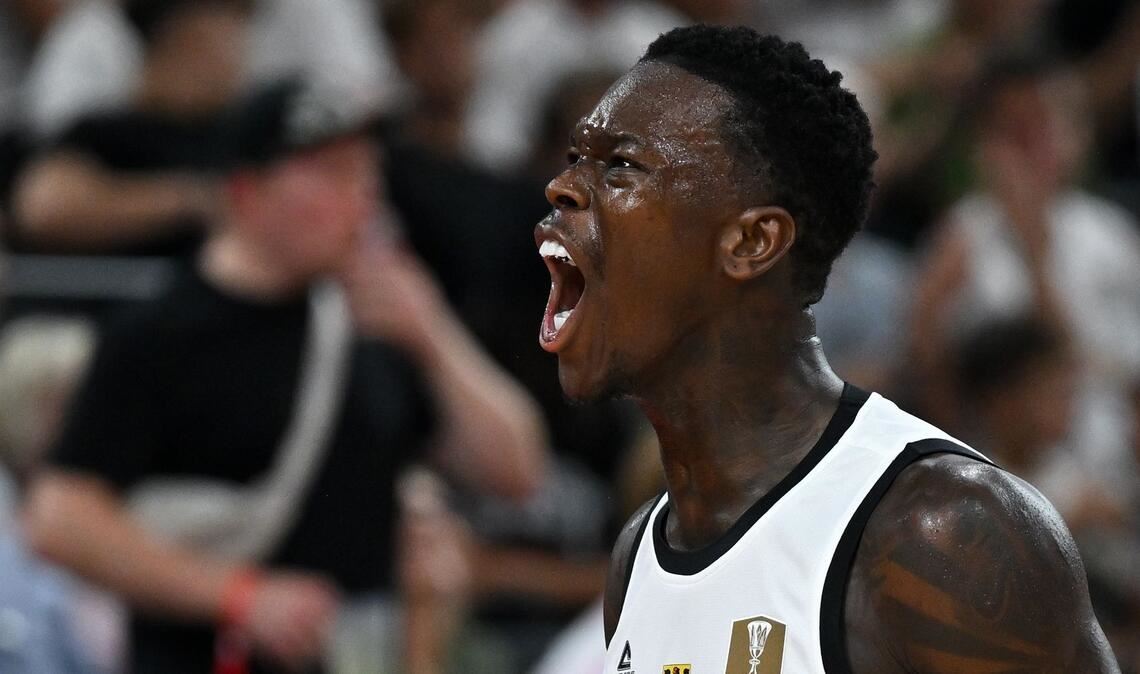 Liebe gesucht: Schröder zwischen Inspiration und Protz Wünscht sich mehr Respekt und Liebe: Dennis Schröder.